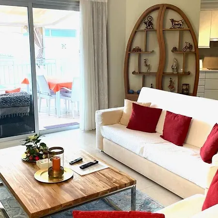 Penthouse Residences Vista Mar With Seaview شقة بالم مار
